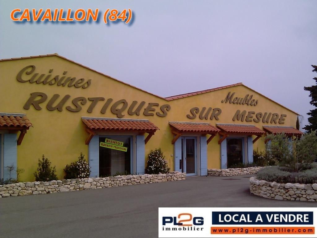 Emplacement commercial à vendre pour implantation magasin enseigne dans le Vaucluse à Cavaillon