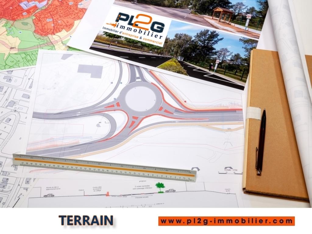 Terrain industriel à vendre dans le 13 avec local d'activité