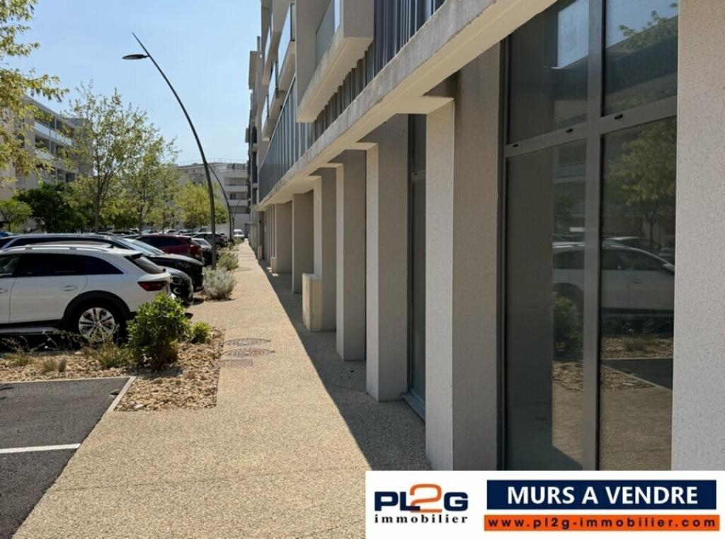 Murs libres neufs à vendre dans le Gard aux Angles