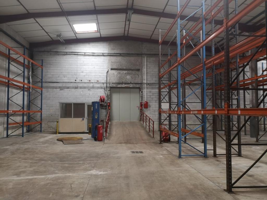 Entrepôt disponible Arles 4300m²