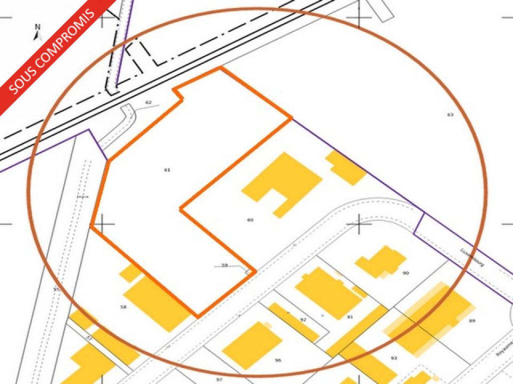 Terrain à vendre en zone commerciale dans le Var