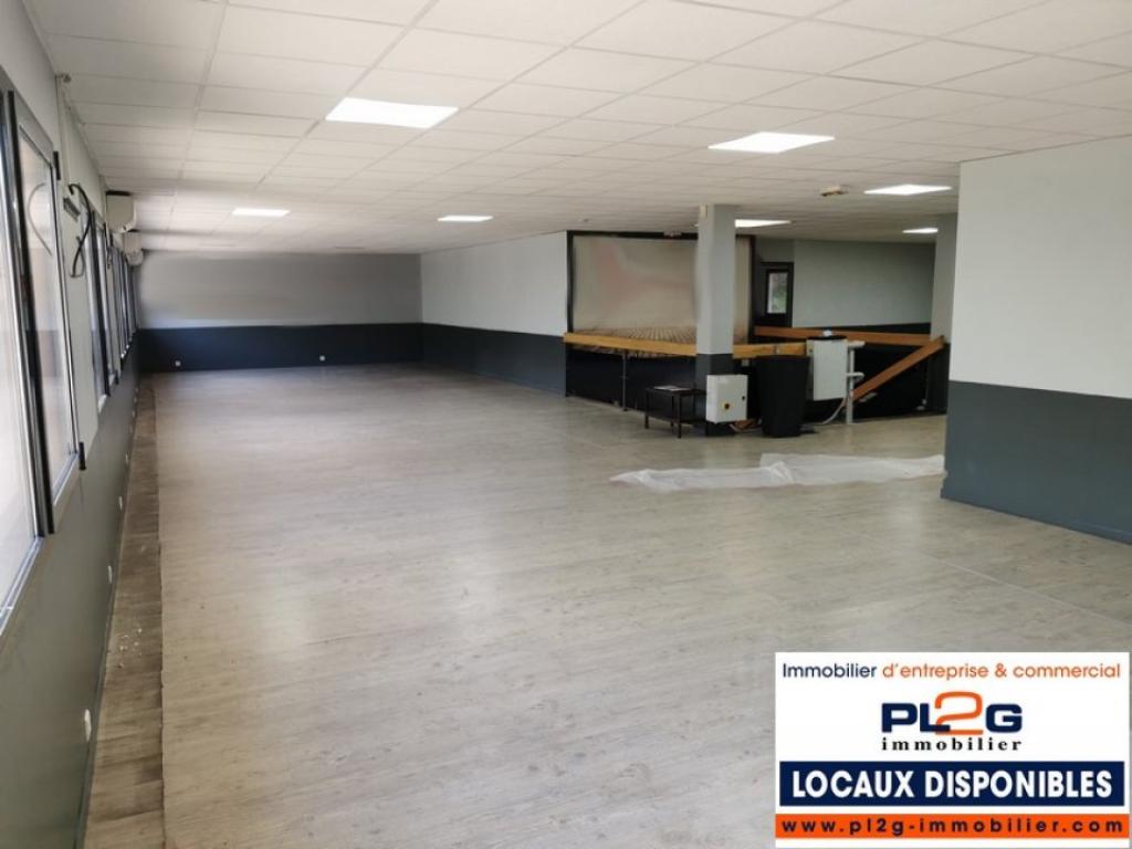 Local PMR à louer à Vitrolles 320m²