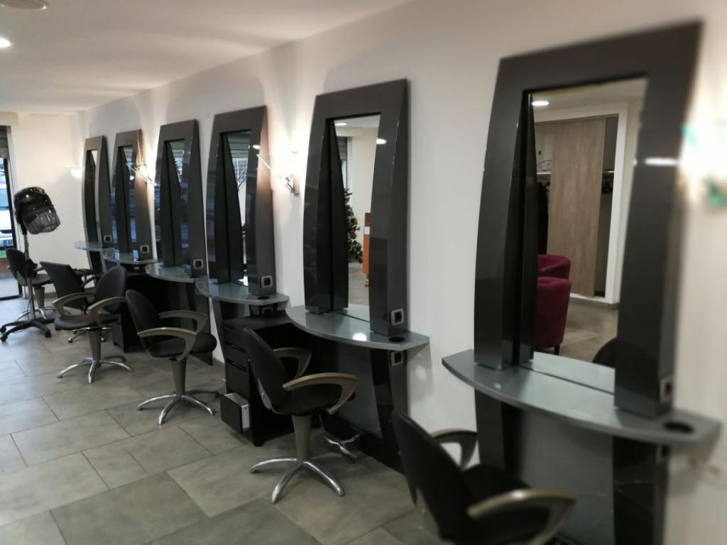 Salon de coiffure à louer proche de Salon de Provence