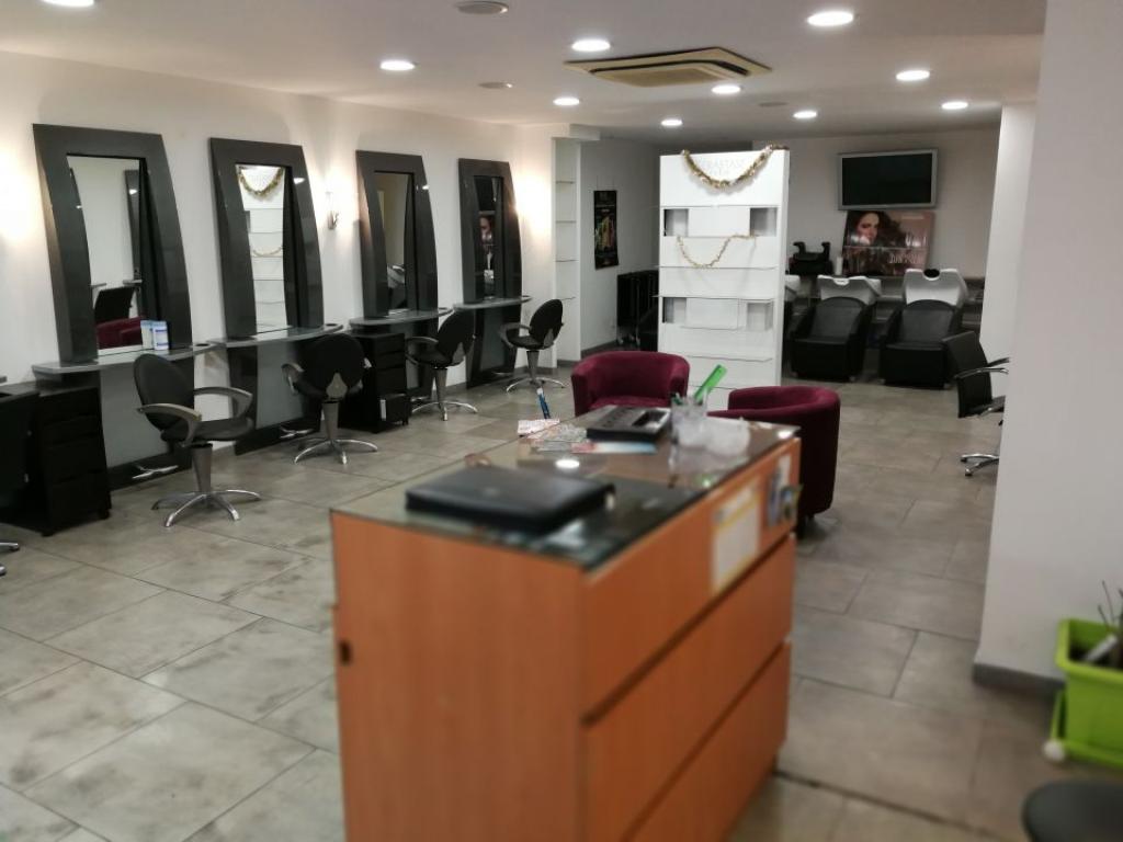 Salon de coiffure à louer proche de Salon de Provence