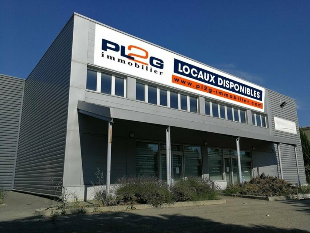 Local commercial à louer à Pertuis avec parking