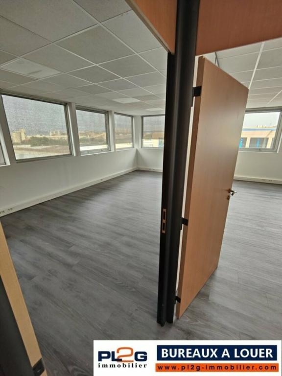 Bureaux à louer à Marseille avec parking à partir de 110m²