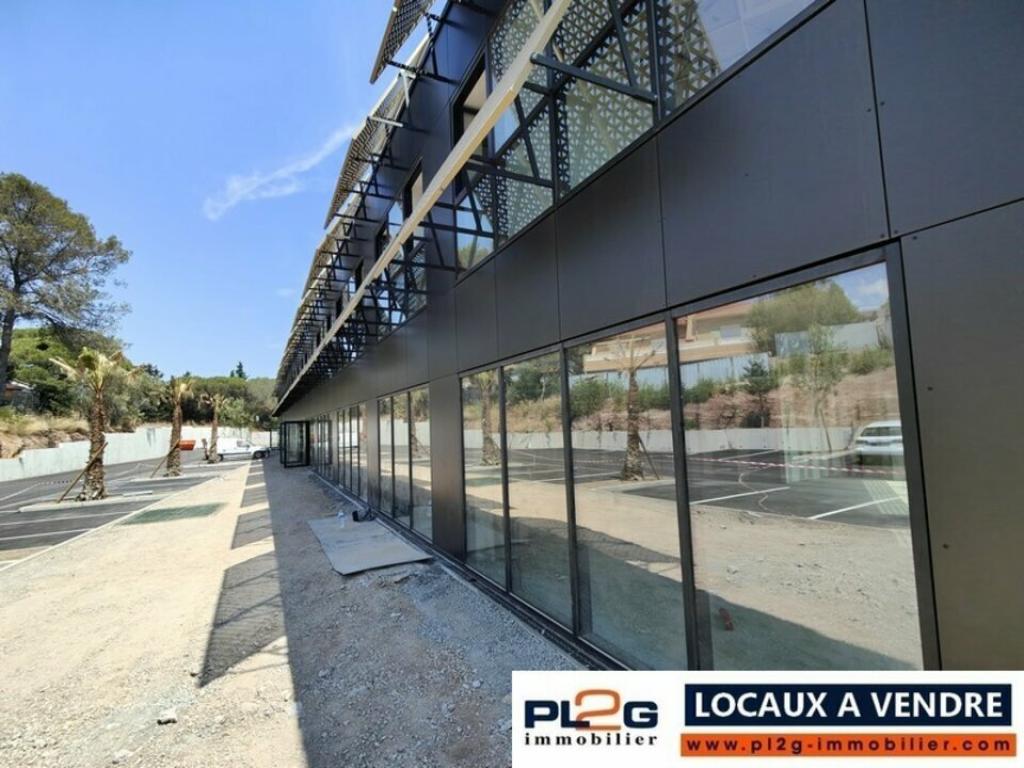 Local commercial neuf à vendre à Puget 287m²