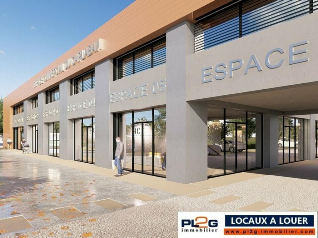 Local neuf à louer à Roquevaire 120m²