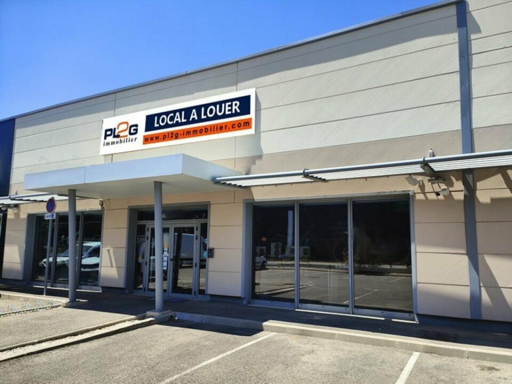 Local commercial à louer à Salon de Provence 300m²