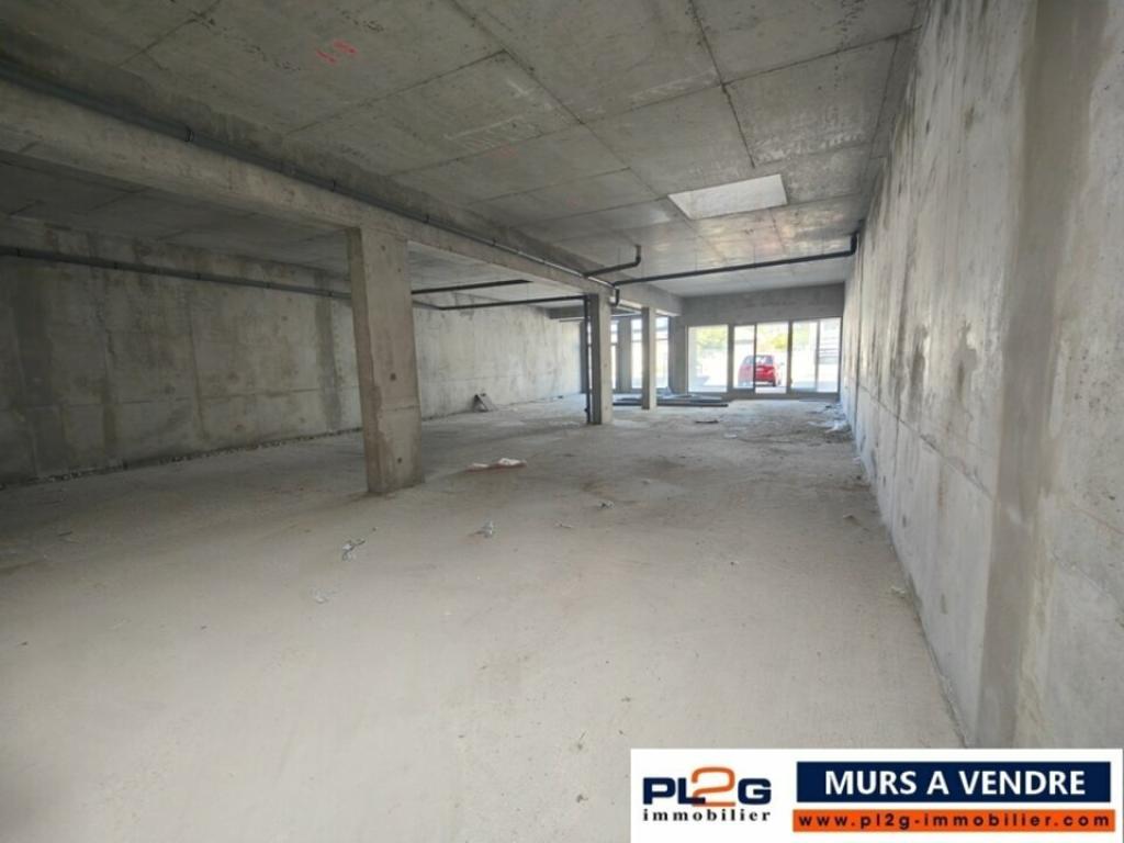 Murs libres neufs à vendre dans le Gard aux Angles