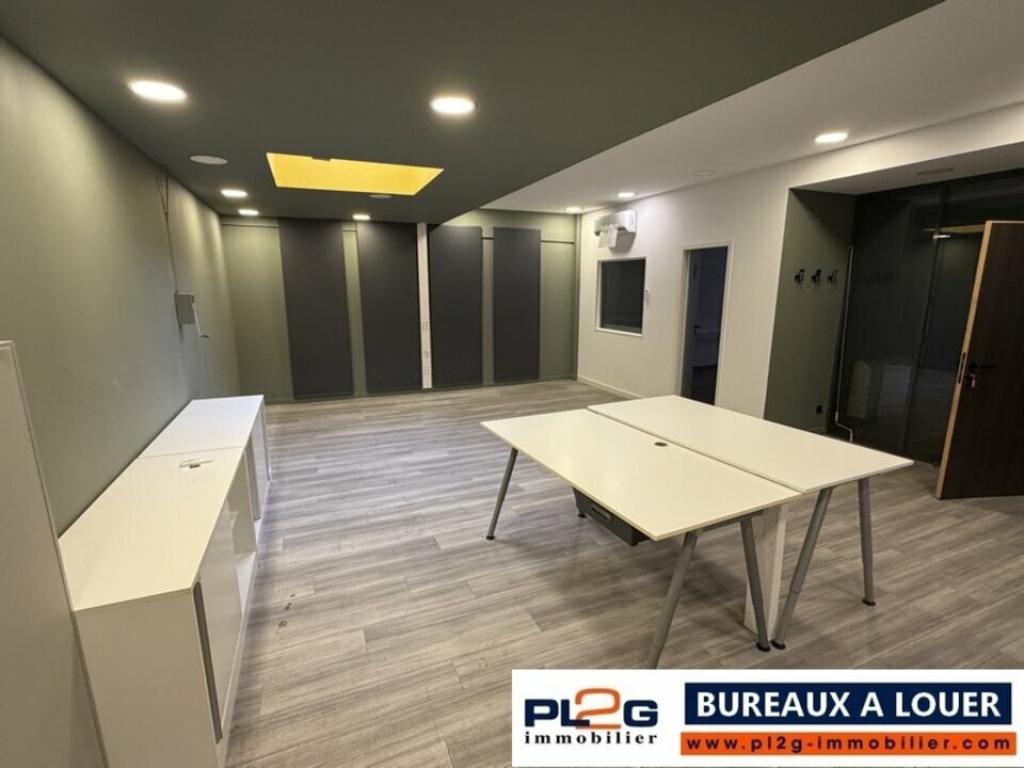 Bureau avec stockage à louer à Istres