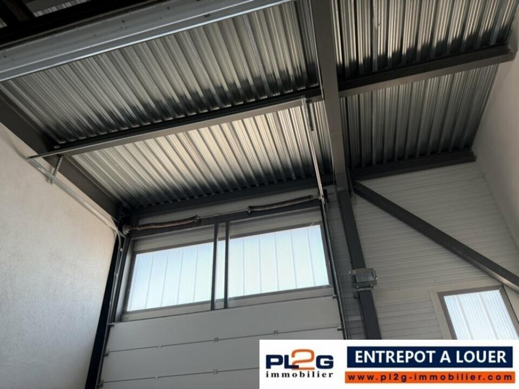 Entrepôt à louer à Fréjus idéal stockage