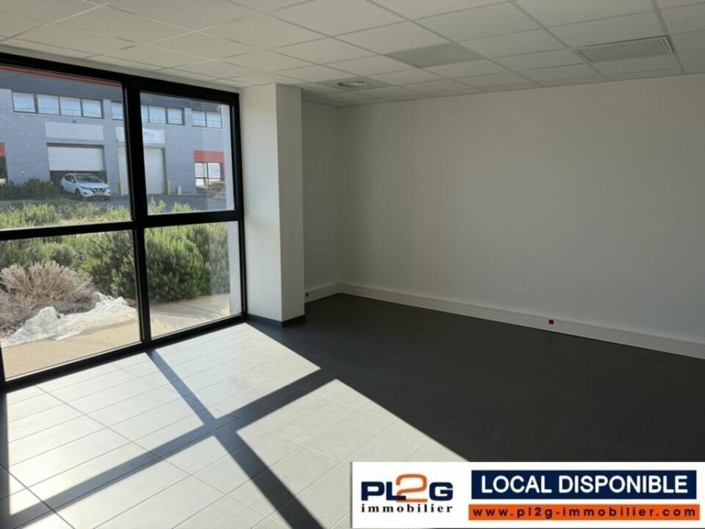 Entrepôt à louer à Gignac avec bureau